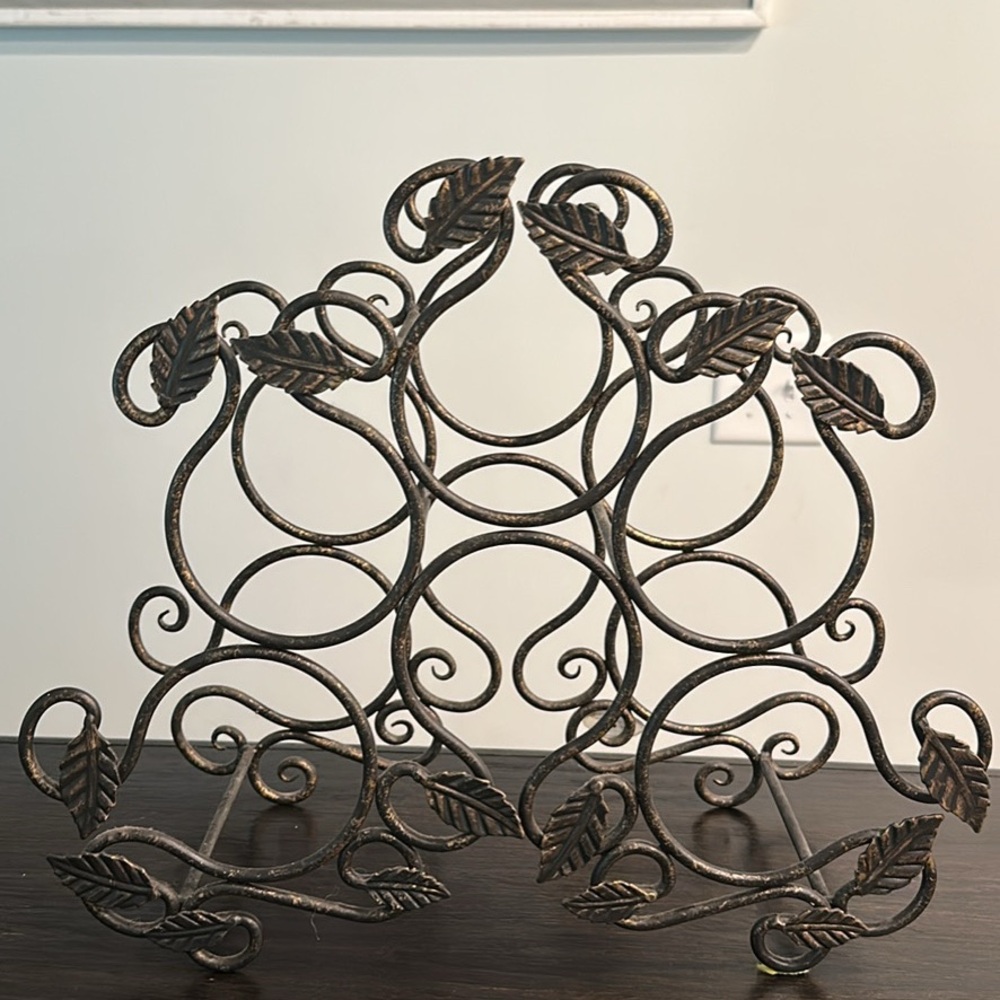 LONGABERGER Wrought Iron Bronzed Countertop Wine Rack.